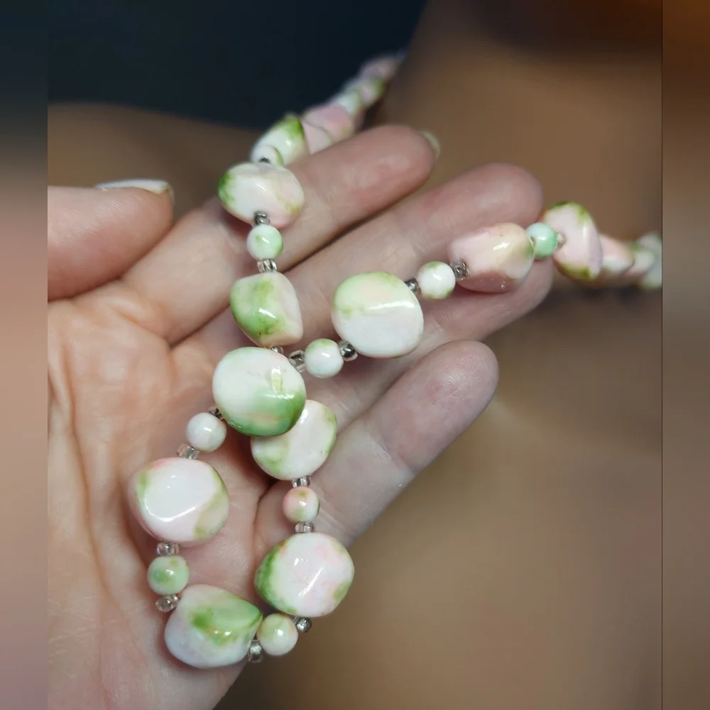 Vintage Pastel Pink Green Bead Necklace 24" Plastic - Picture 4 of 4